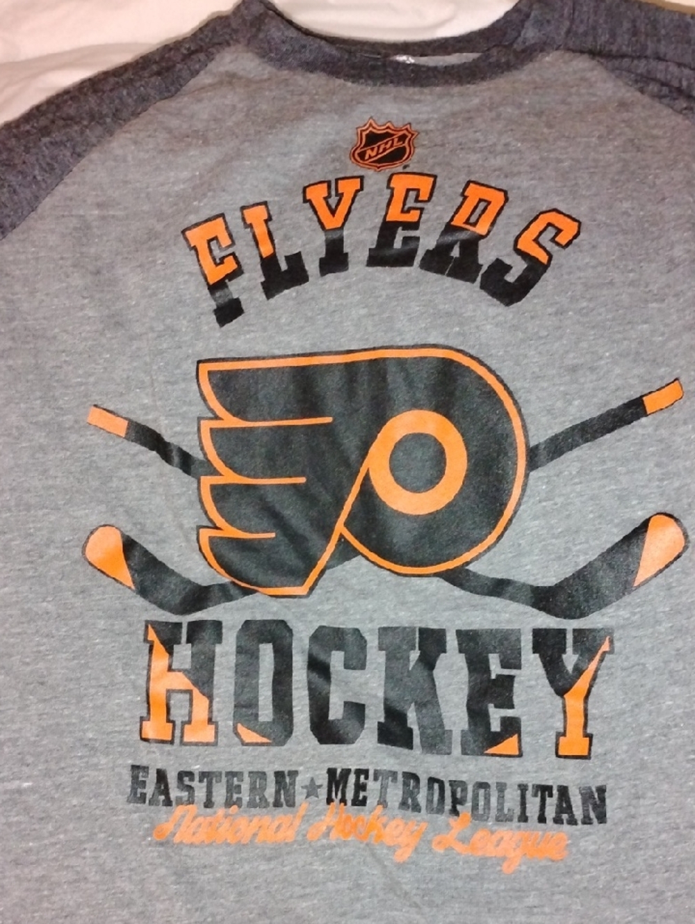 NHL Philadelphia Flyers Grey and Orange Graphic Hockey Tee